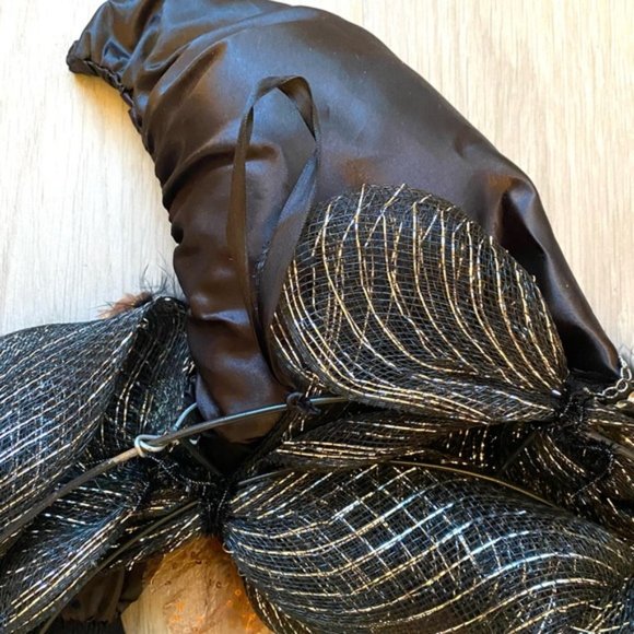 Halloween Witch Wreath - Picture 9 of 10